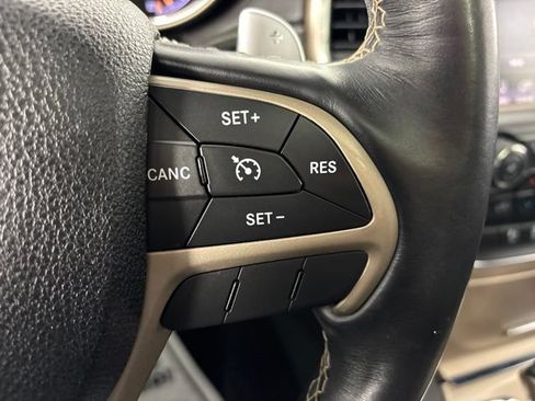 Used 2016 Jeep Grand Cherokee Overland AWD/4WD image 35