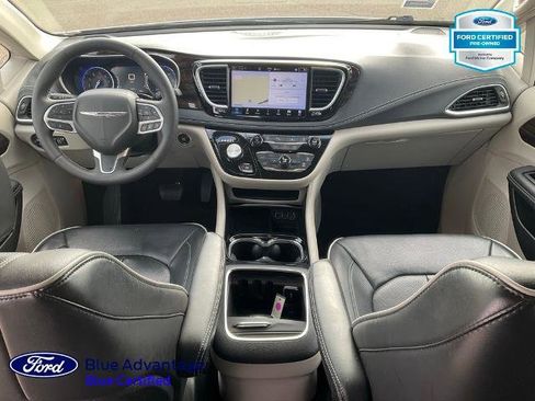 Used 2024 Chrysler Pacifica Limited FWD image 6