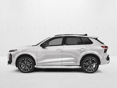 New 2026 Audi Q3 quattro 2.0T AWD/4WD image 2