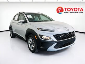 Used 2023 Hyundai Kona SEL FWD video 1