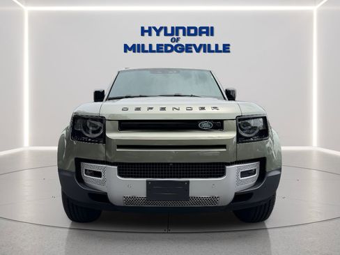 Used 2025 Land Rover Defender 110 S AWD/4WD image 9