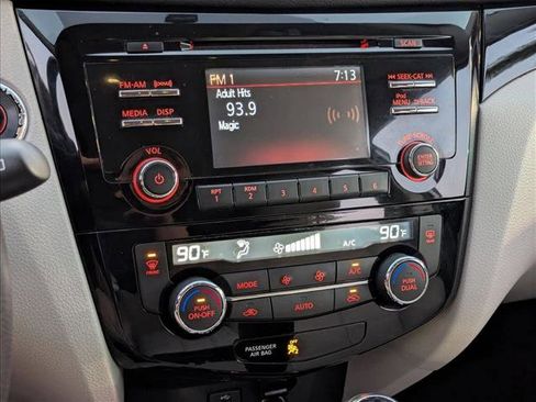 Used 2017 Nissan Rogue Sport SV image 13