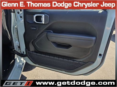 Certified 2024 Jeep Wrangler Unlimited AWD/4WD image 36