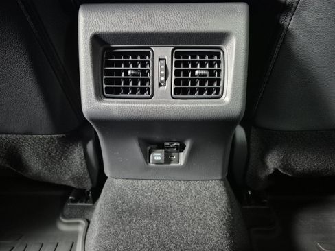 New 2026 Toyota Camry Hybrid FWD image 32
