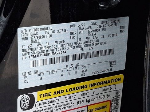 Certified 2025 Ford Expedition Active image 28