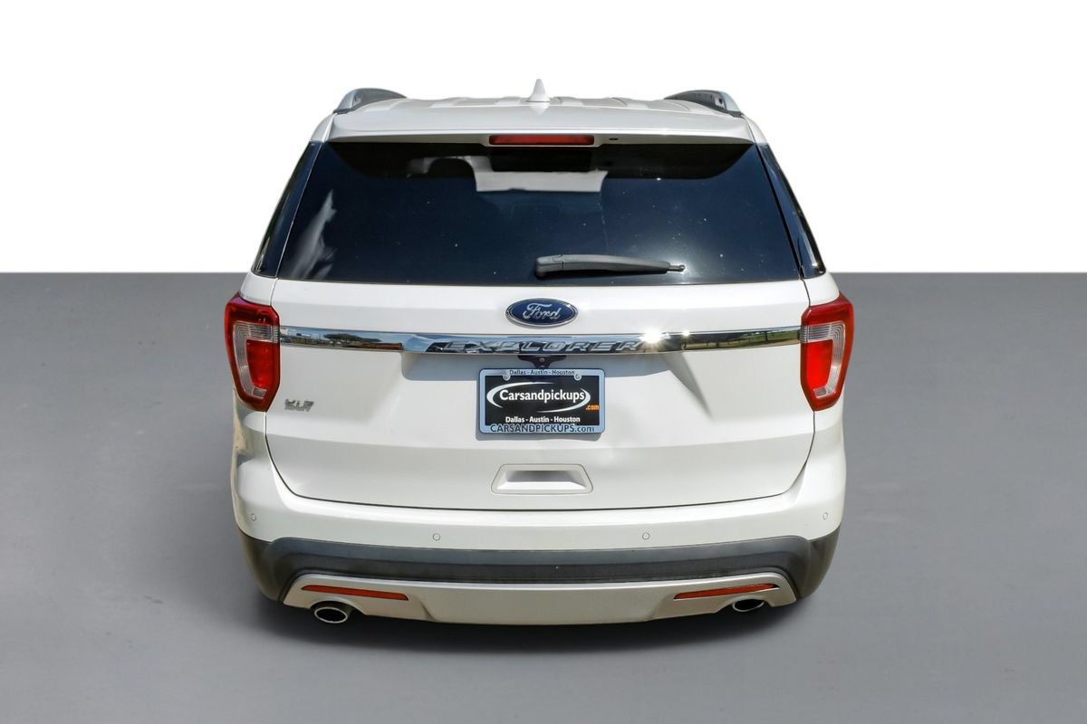 Used 2017 Ford Explorer XLT w/ Equipment Group 202A FWD image 56