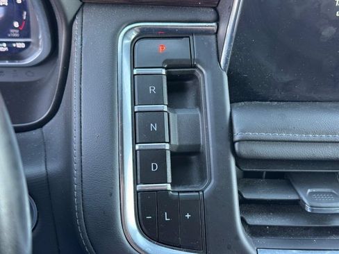 Used 2023 Chevrolet Suburban LT AWD/4WD image 25