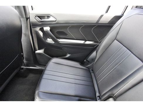 Used 2023 Volkswagen Tiguan SE R-Line FWD image 15