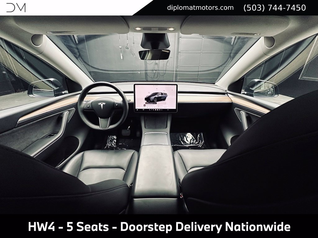 Used 2025 Tesla Model Y Long Range AWD/4WD image 31
