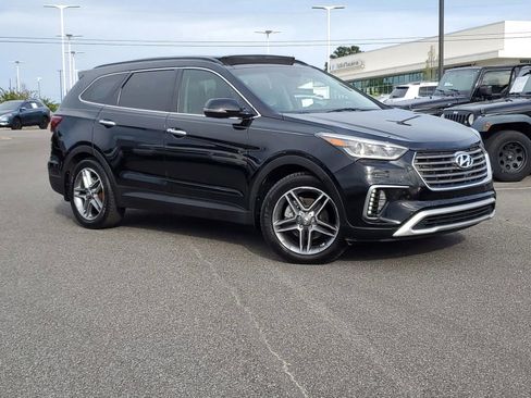 Used 2017 Hyundai Santa Fe SE Ultimate Sport Utility 4D image 2