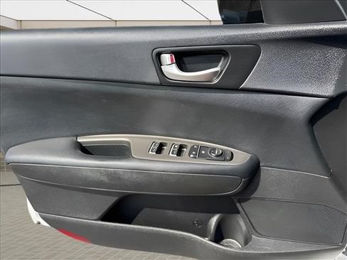 Used 2019 Kia Optima LX FWD image 17