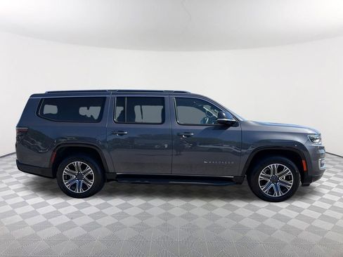 Used 2024 Jeep Wagoneer L Series II w/ Flexible Seating Group AWD/4WD image 4
