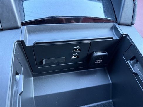 Used 2023 MAZDA MAZDA3 s image 26