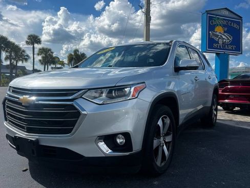 Used 2020 Chevrolet Traverse LT w/ LT Premium Package AWD/4WD image 1