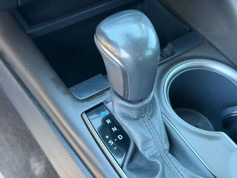 Used 2021 Toyota Camry SE w/ Carpet Mat Package (TMS) image 30