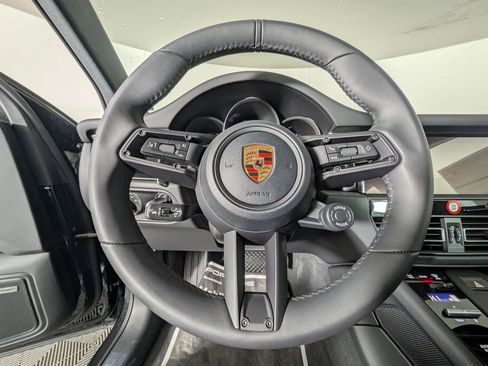 New 2026 Porsche Macan Turbo image 33