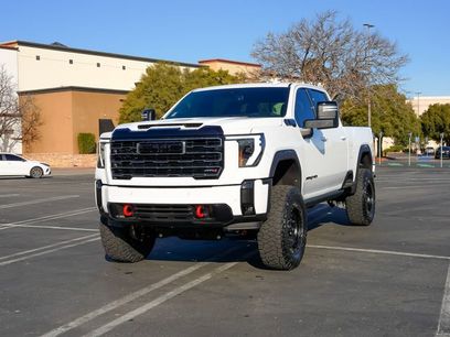 New 2025 GMC Sierra 2500 AT4 w/ Max Trailering Package