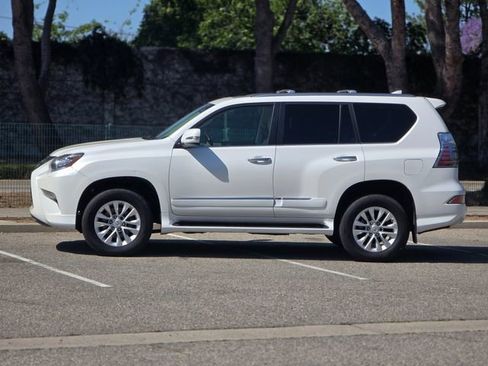 Used 2018 Lexus GX 460 Premium w/ Premium Package AWD/4WD image 13