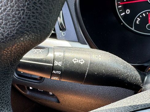 Used 2020 Kia Optima LX image 37