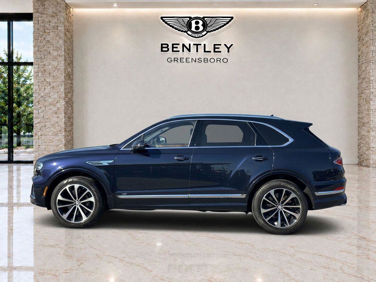Used 2022 Bentley Bentayga AWD/4WD image 2