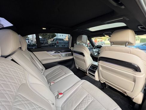 Used 2020 BMW 750i xDrive w/ Executive Package AWD/4WD image 42