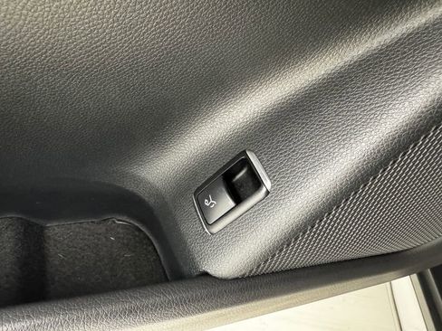 Used 2017 Mercedes-Benz GLA 250 4MATIC image 27