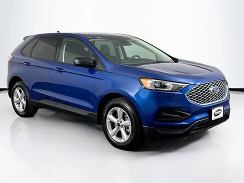 Used 2023 Ford Edge SE image 2