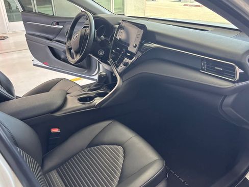 Used 2024 Toyota Camry SE FWD image 17