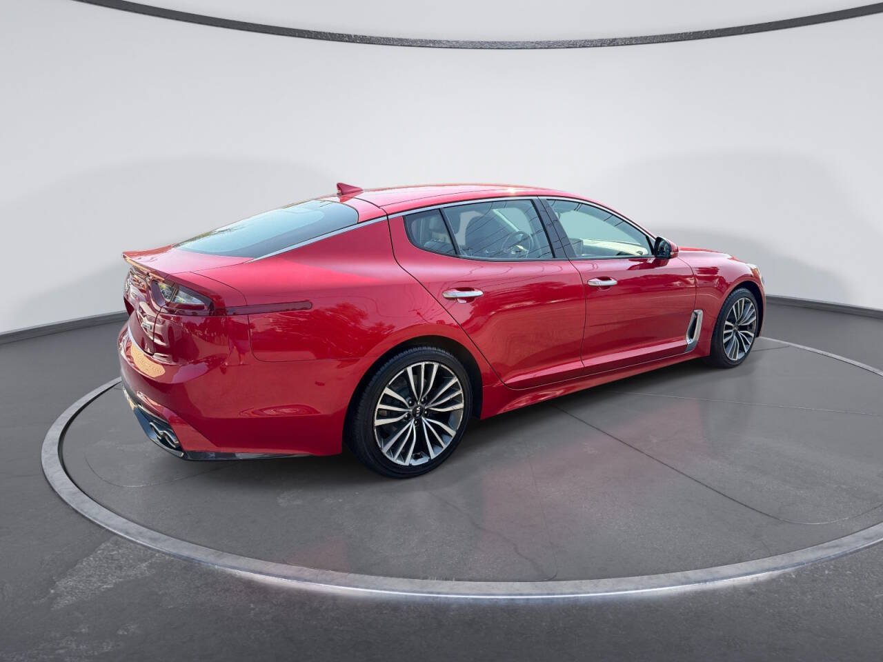 Used 2019 Kia Stinger AWD/4WD image 4