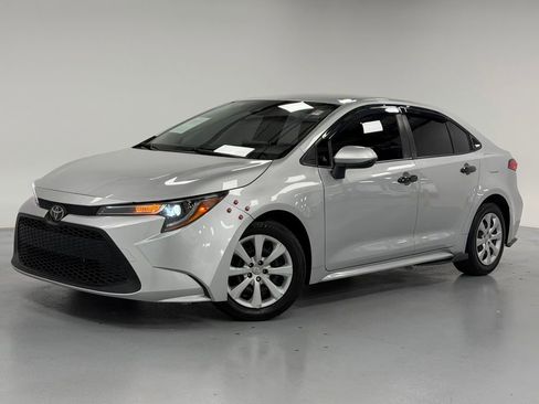 Used 2020 Toyota Corolla LE image 1
