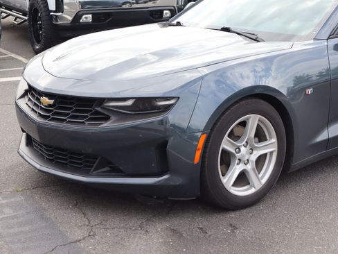 Used 2022 Chevrolet Camaro LT w/ Technology Package RWD image 6