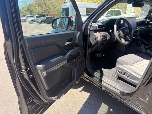 Used 2024 Toyota Tacoma TRD Sport w/ TRD Sport Upgrade Package image 17