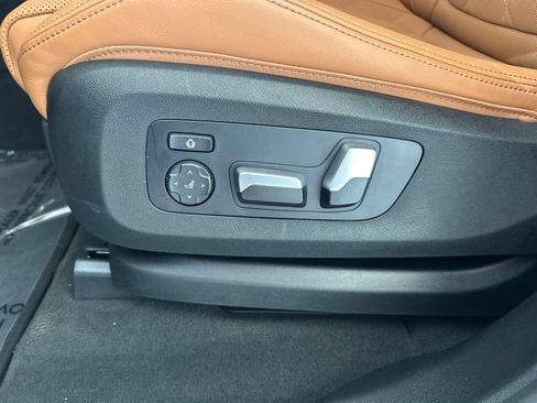 Used 2025 BMW X5 sDrive40i w/ M Sport Package RWD image 47
