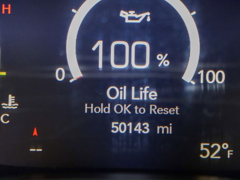 Used 2023 Chrysler Pacifica Touring-L image 16