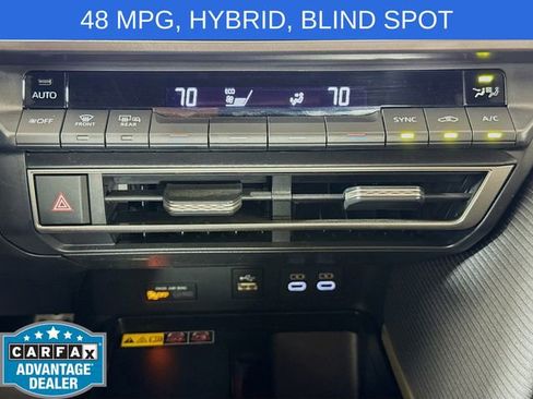Used 2025 Toyota Camry SE w/ Convenience Package FWD image 16