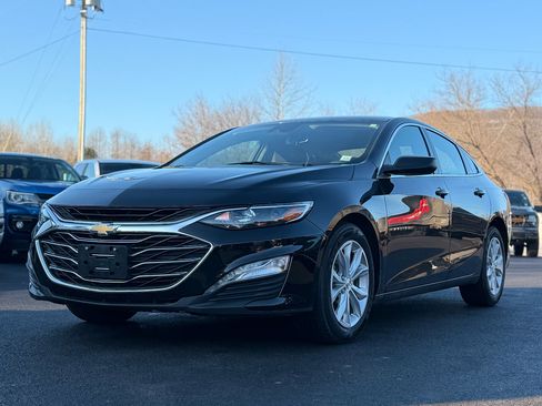 Used 2025 Chevrolet Malibu LT image 1