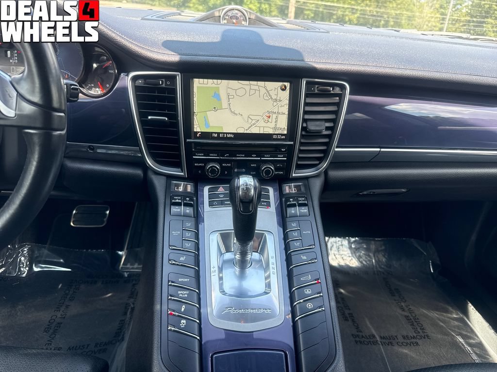 Used 2013 Porsche Panamera 4 Platinum Edition w/ Sport Chrono Pkg AWD/4WD image 21