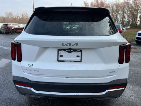 New 2025 Kia Sorento EX image 4