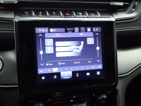 Used 2023 Jeep Grand Cherokee L Laredo AWD/4WD image 38