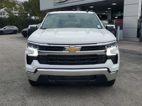 Used 2025 Chevrolet Silverado 1500 LT image 2