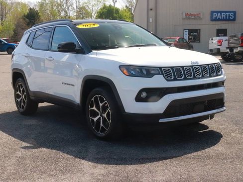 Used 2025 Jeep Compass Limited image 3