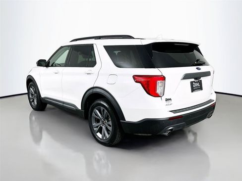 Used 2022 Ford Explorer XLT w/ Equipment Group 202A AWD/4WD image 10