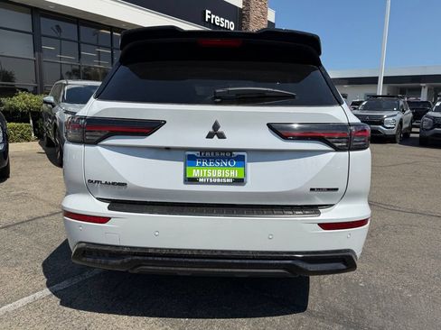 New 2026 Mitsubishi Outlander SEL Black Edition FWD image 9