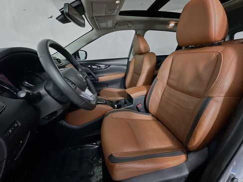 Used 2018 Nissan Rogue SL w/ Premium Package FWD image 12