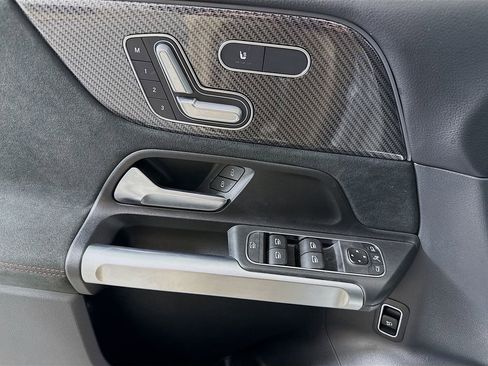 Used 2024 Mercedes-Benz GLB 35 AMG 4MATIC image 18
