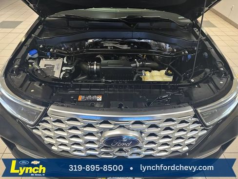 Used 2020 Ford Explorer Platinum w/ Premium Technology Package AWD/4WD image 32