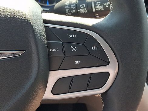Used 2023 Chrysler Voyager LX FWD image 22