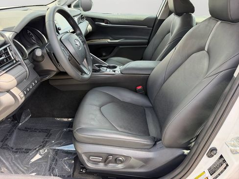 Used 2022 Toyota Camry XSE w/ Navigation Upgrade Package FWD image 15