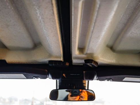 Used 2024 Jeep Wrangler Unlimited image 17