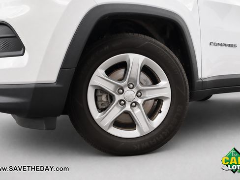 Used 2023 Jeep Compass Sport AWD/4WD image 3